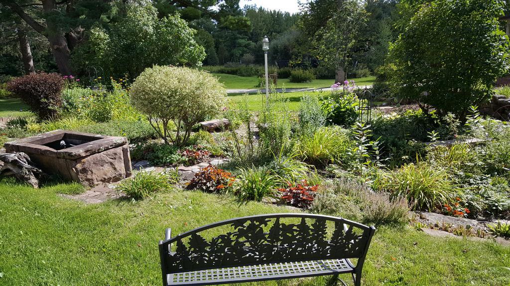 Pinehurst Inn Bed & Breakfast Bayfield Exterior photo